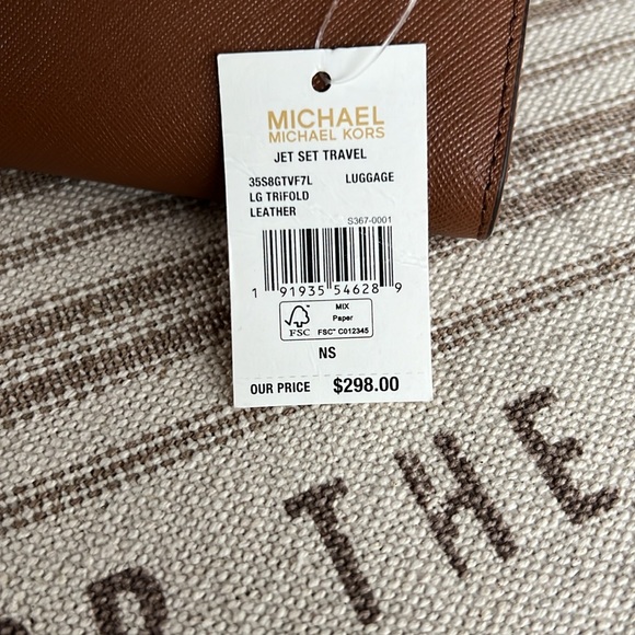 Michae Kors Jet Set Wallet - Picture 4 of 4